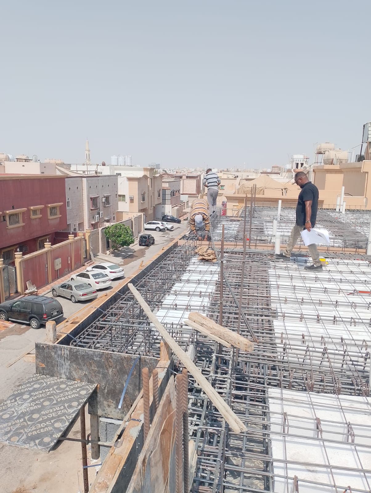الإشراف والمتابعة اللصيقة في الأعمال الإنشائية
