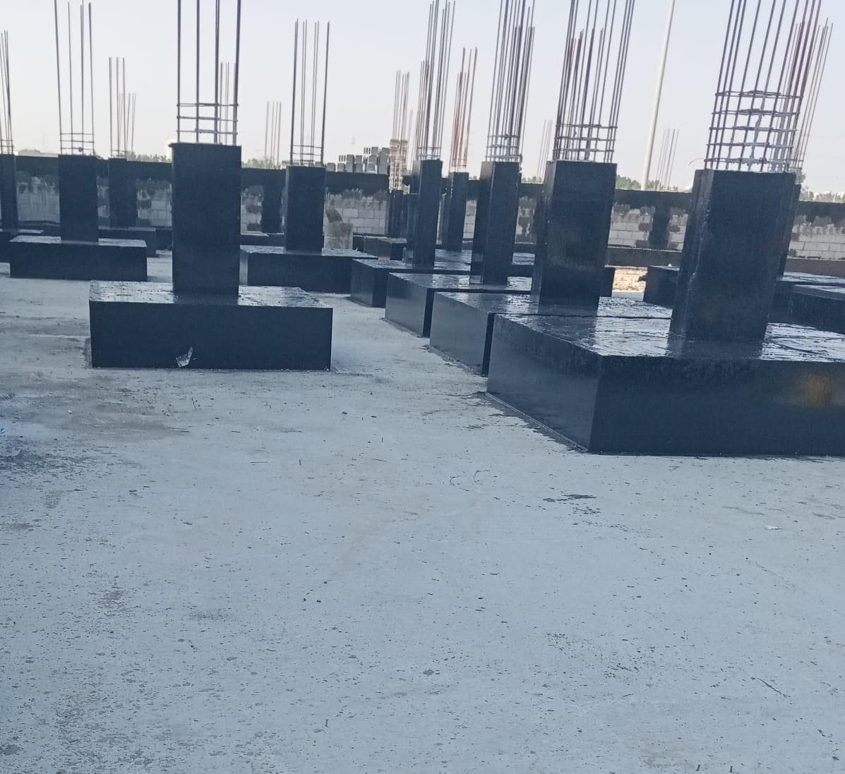 عزل أساسات الأعمدة بالبيتومين